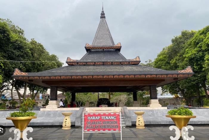 Paket Wisata Sejarah & Budaya